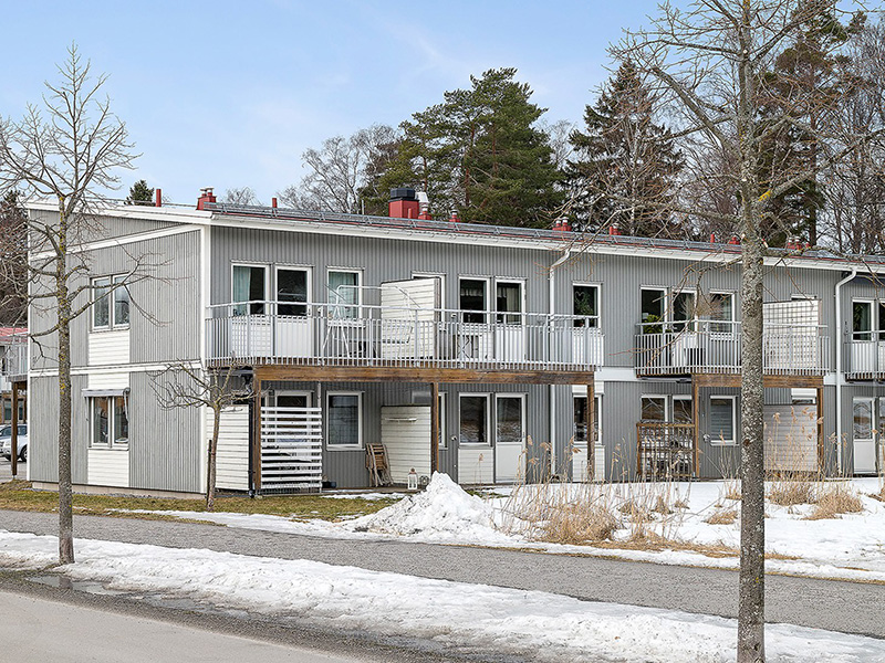 Asfaltering av väguppfart. Kallhäll Järfälla