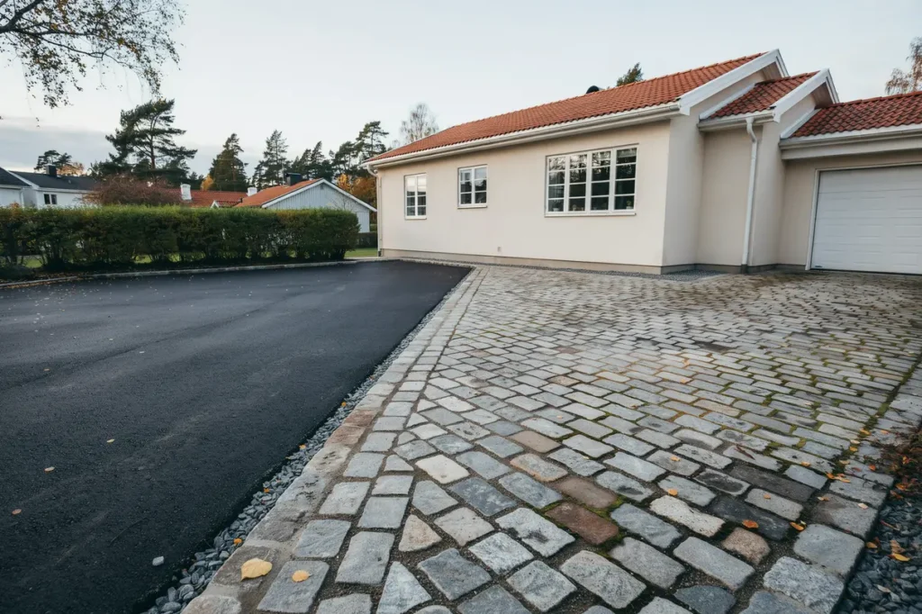 asfalt eller marksten p uppfarten praktisk j mf relse f r dig som vill v lja r tt hemma